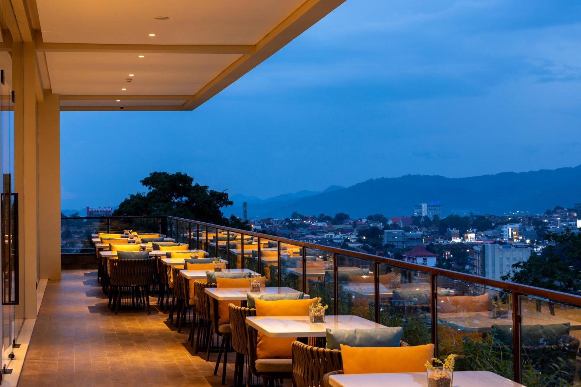 Holiday Inn Lampung Bukit Randu By Ihg Bandar Lampung Extérieur photo