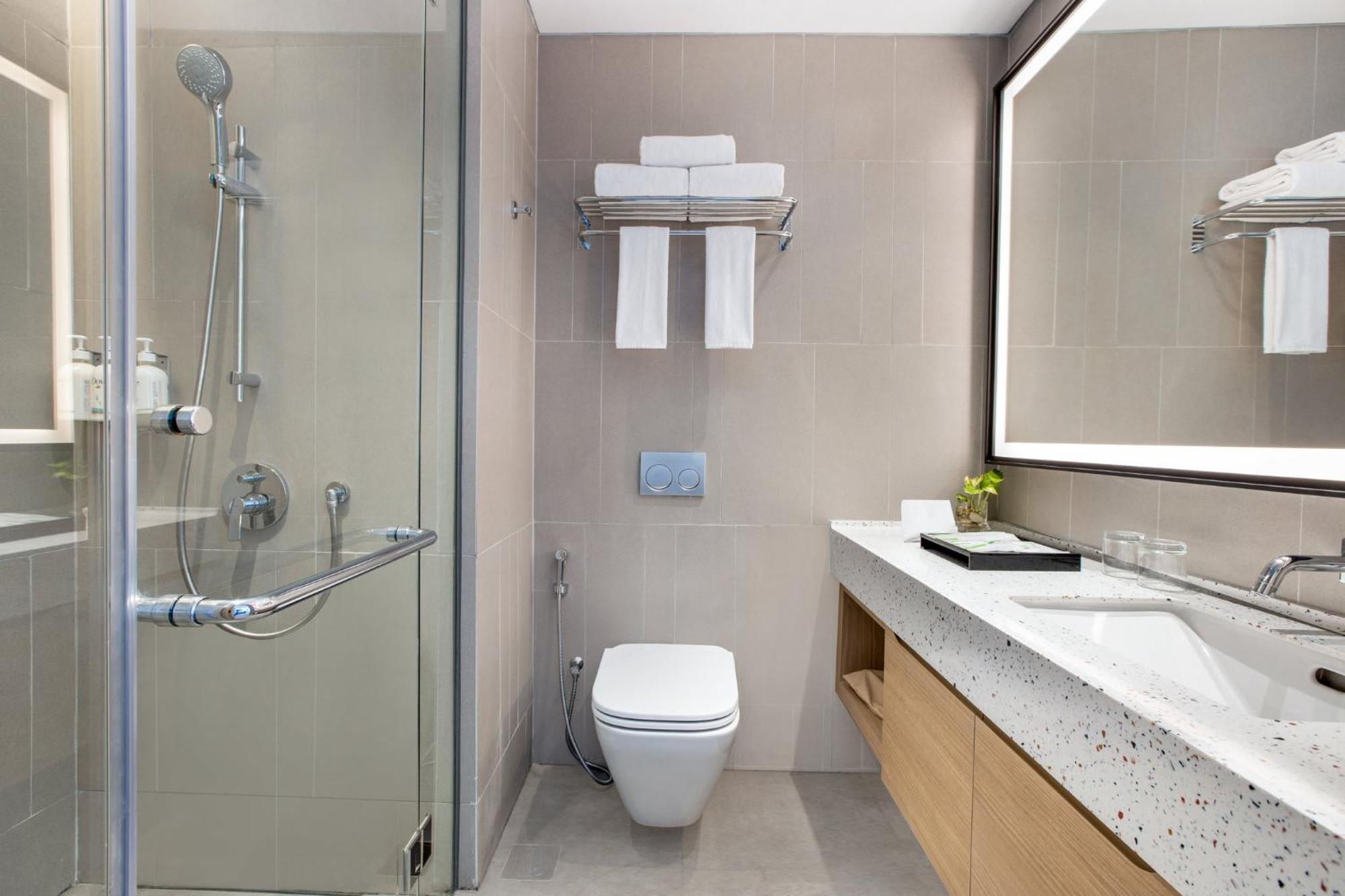 Holiday Inn Lampung Bukit Randu By Ihg Bandar Lampung Extérieur photo